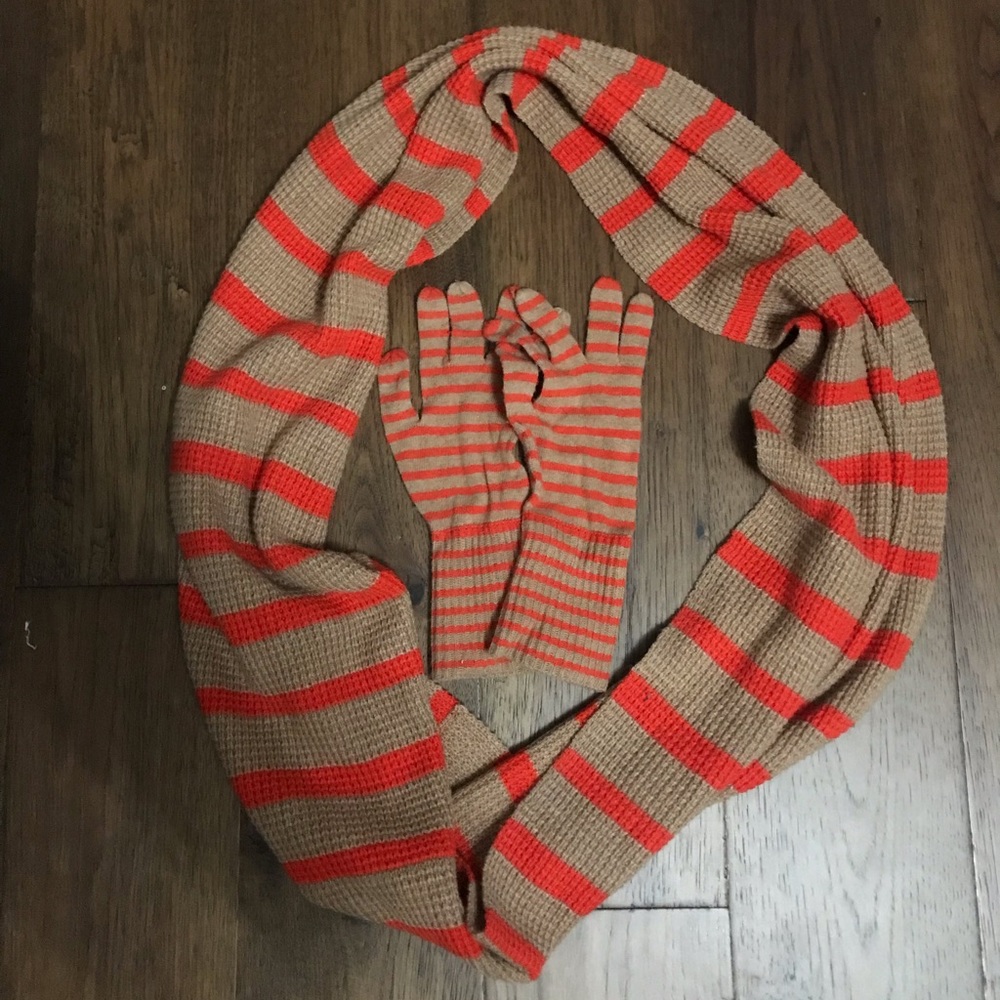 JCrew circle scarf and glove set